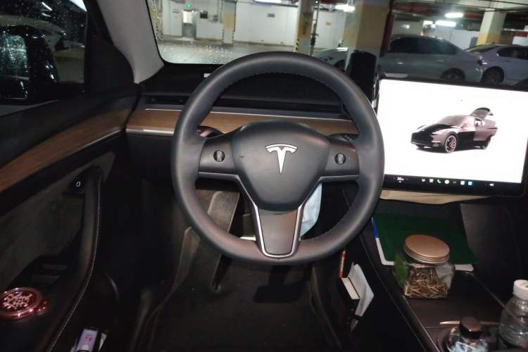 Used Tesla Model Y 2022 Performance High-Performance All-Wheel-Drive Version Steering Wheel