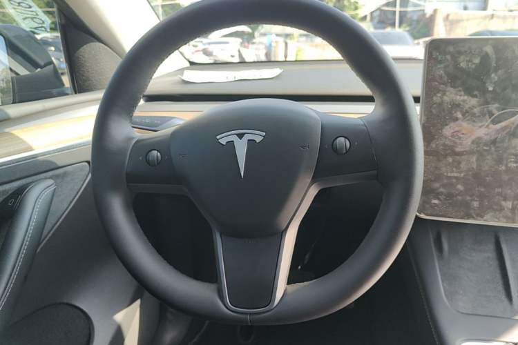Used Tesla Model Y 2022 Revised Version Long-Range All-Wheel Drive Steering Wheel