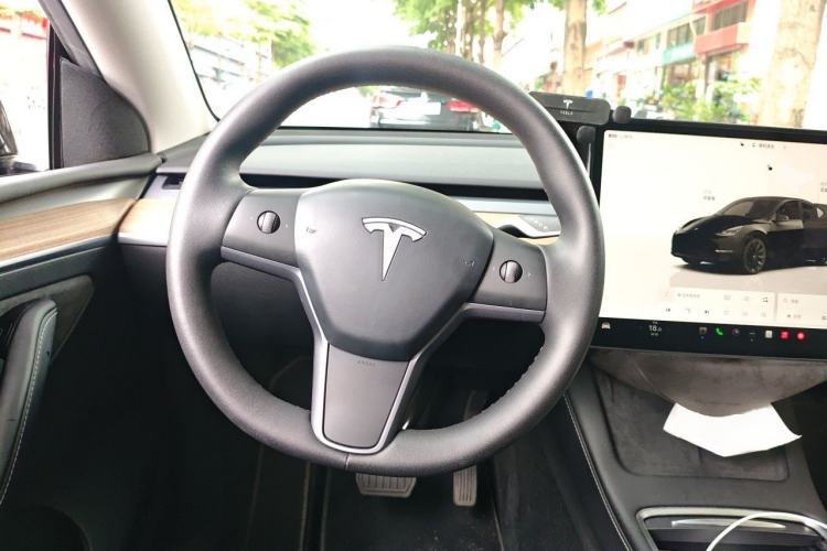 Used Tesla Model Y 2022 Rear-Wheel-Drive Version Steering Wheel