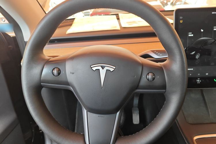 Used Tesla Model Y 2022 Revised Version Rear-Wheel Drive Steering Wheel