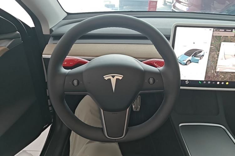 Used Tesla Model Y 2022 Long-Range All-Wheel-Drive Version Steering Wheel