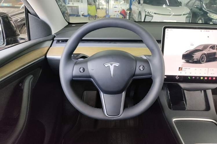 Used Tesla Model Y 2022 Revised Version Long-Range All-Wheel Drive Steering Wheel