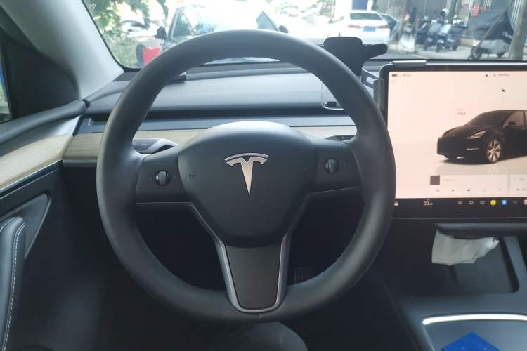 Used Tesla Model Y 2022 Revised Version Rear-Wheel Drive Steering Wheel