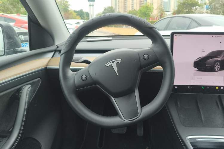 Used Tesla Model Y 2022 Rear-Wheel-Drive Version Steering Wheel