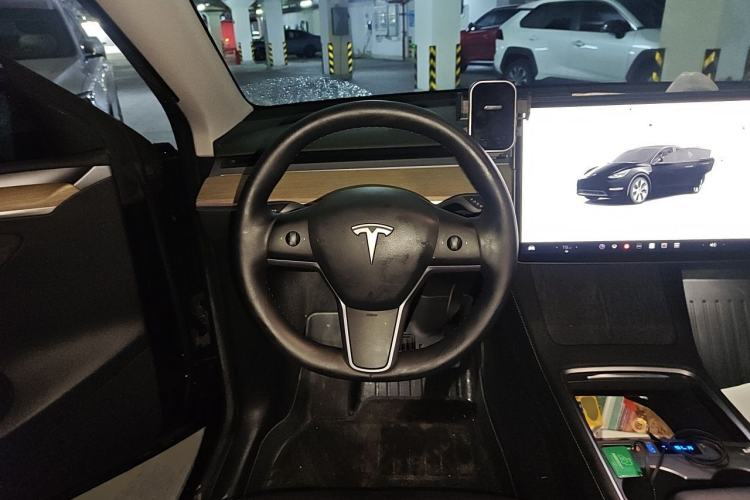 Used Tesla Model Y 2022 Revised Version Rear-Wheel Drive Steering Wheel