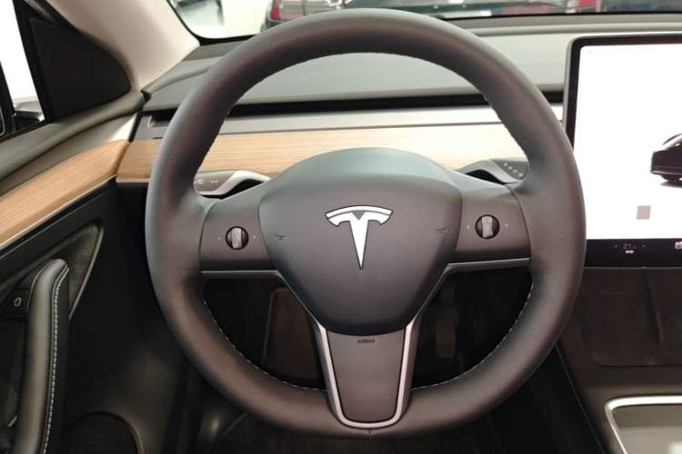 Used Tesla Model Y 2022 Revised Version Rear-Wheel Drive Steering Wheel