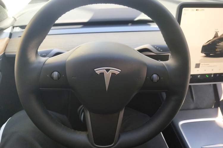 Used Tesla Model Y 2022 Revised Version Long-Range All-Wheel Drive Steering Wheel