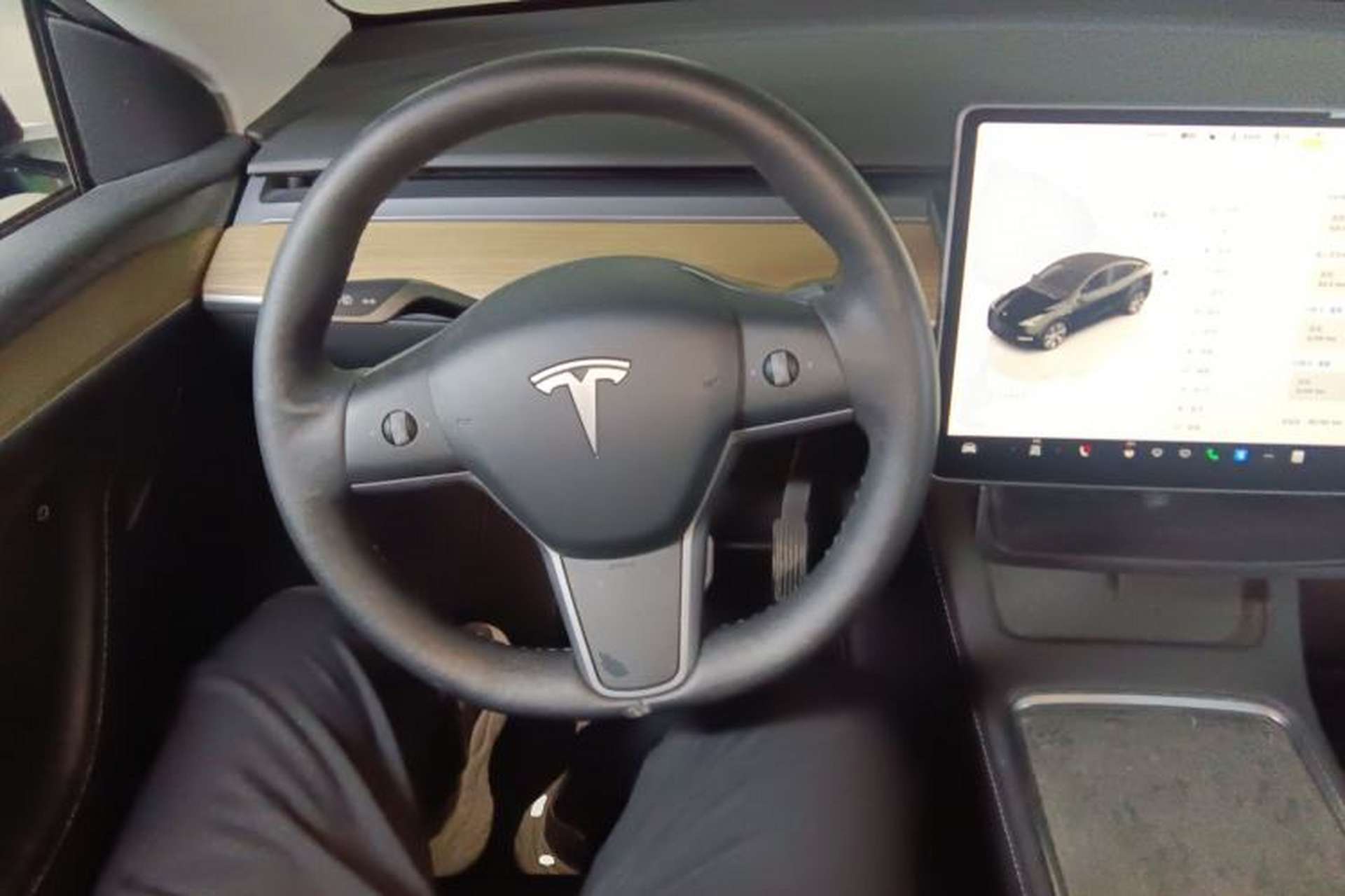 Used Tesla Model Y 2022 Rear-Wheel-Drive Version Steering Wheel