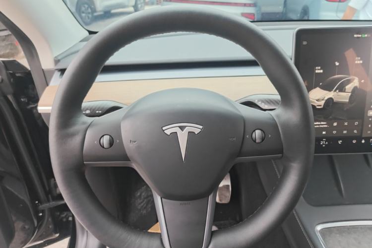 Used Tesla Model Y 2022 Long-Range All-Wheel-Drive Version Steering Wheel