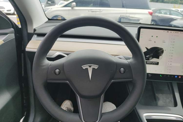 Used Tesla Model Y 2022 Revised Version Rear-Wheel Drive Steering Wheel