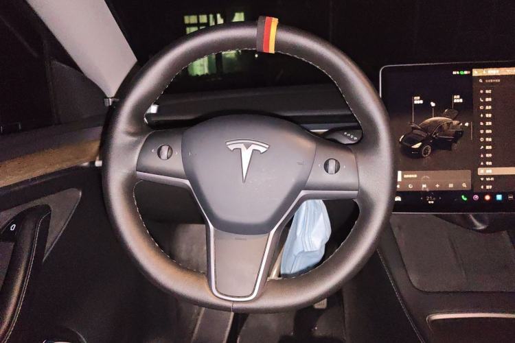 Used Tesla Model Y 2022 Rear-Wheel-Drive Version Steering Wheel