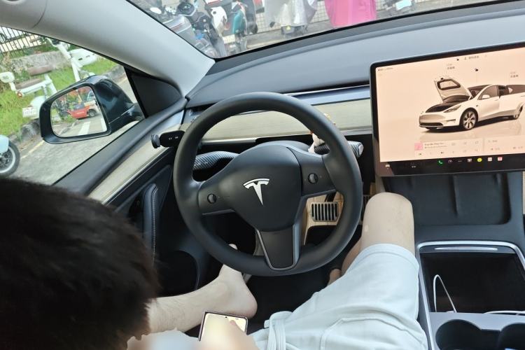 Used Tesla Model Y 2022 Revised Version Rear-Wheel Drive Steering Wheel