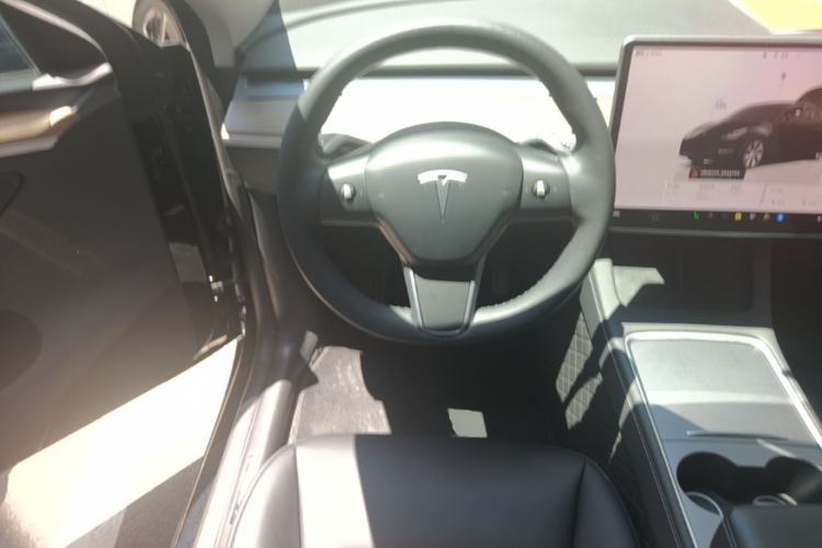 Used Tesla Model Y 2022 Revised Version Rear-Wheel Drive Steering Wheel