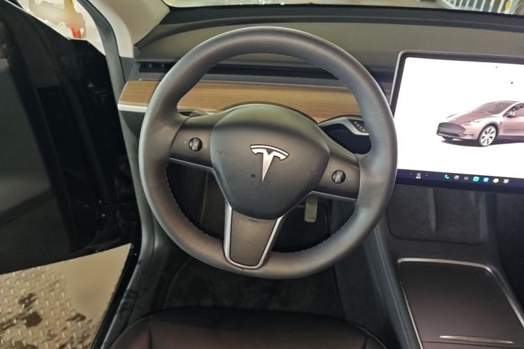 Used Tesla Model Y 2022 Rear-Wheel-Drive Version Steering Wheel