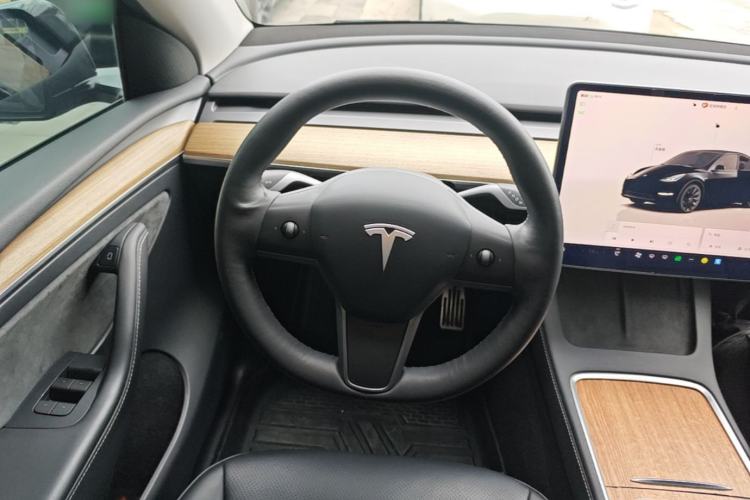 Used Tesla Model Y 2022 Revised Version Long-Range All-Wheel Drive Steering Wheel