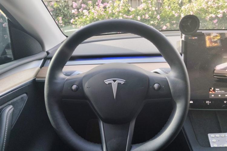 Used Tesla Model Y 2022 Revised Version Rear-Wheel Drive Steering Wheel