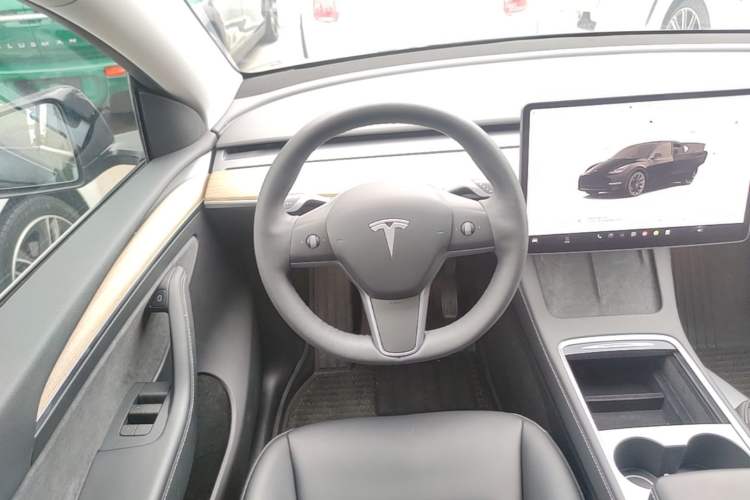 Used Tesla Model Y 2022 Revised Version Long-Range All-Wheel Drive Steering Wheel