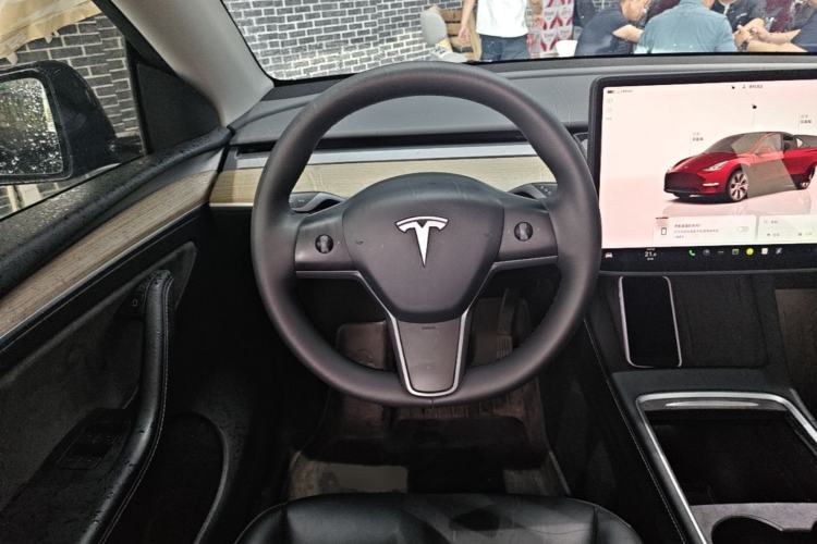 Used Tesla Model Y 2022 Revised Version Rear-Wheel Drive Steering Wheel