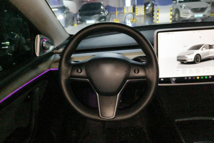 Used Tesla Model Y 2022 Long-Range All-Wheel-Drive Version Steering Wheel