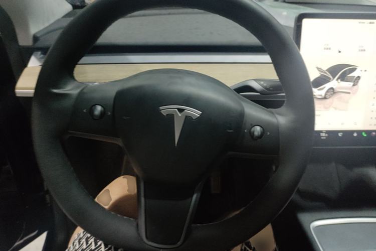 Used Tesla Model Y 2022 Revised Version Rear-Wheel Drive Steering Wheel