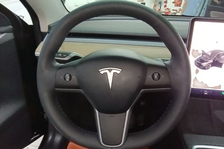 Used Tesla Model Y 2022 Rear-Wheel-Drive Version Steering Wheel