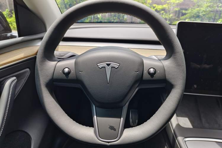 Used Tesla Model Y 2022 Revised Version Rear-Wheel Drive Steering Wheel