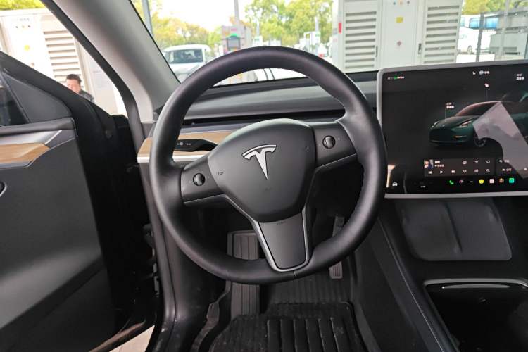 Used Tesla Model Y 2022 Rear-Wheel-Drive Version Steering Wheel