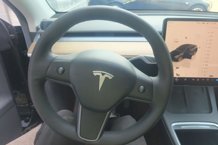 Used Tesla Model Y 2022 Rear-Wheel-Drive Version Steering Wheel