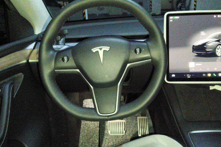 Used Tesla Model Y 2022 Revised Version Rear-Wheel Drive Steering Wheel