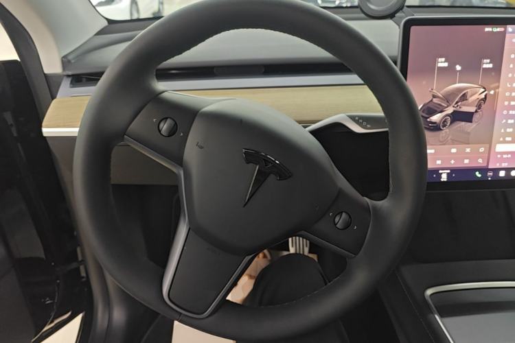 Used Tesla Model Y 2022 Rear-Wheel-Drive Version Steering Wheel