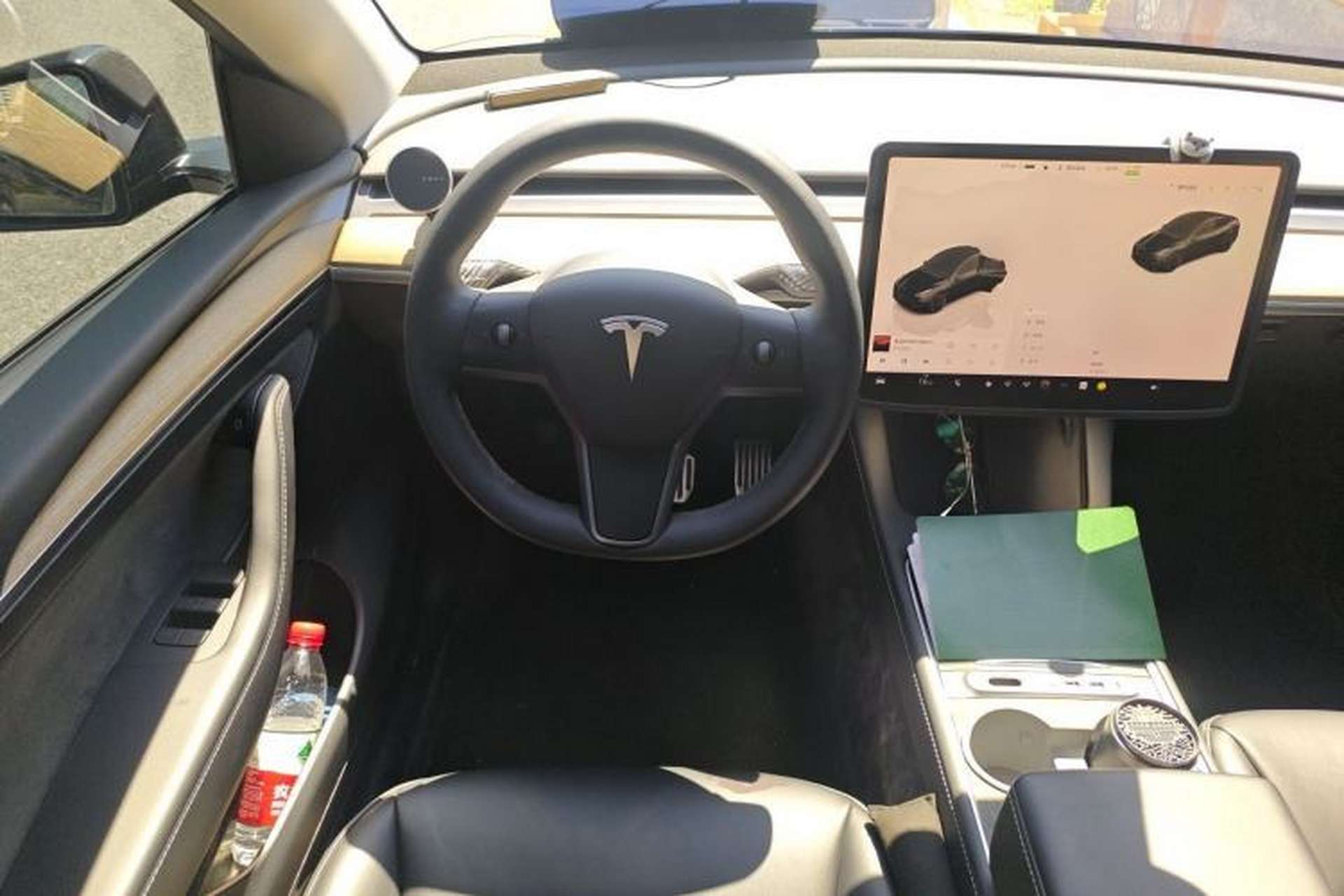 Used Tesla Model Y 2022 Long-Range All-Wheel-Drive Version Steering Wheel