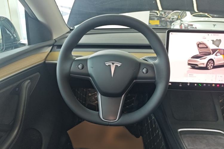 Used Tesla Model Y 2022 Rear-Wheel-Drive Version Steering Wheel