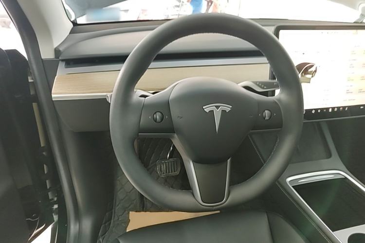 Used Tesla Model Y 2022 Revised Version Rear-Wheel Drive Steering Wheel