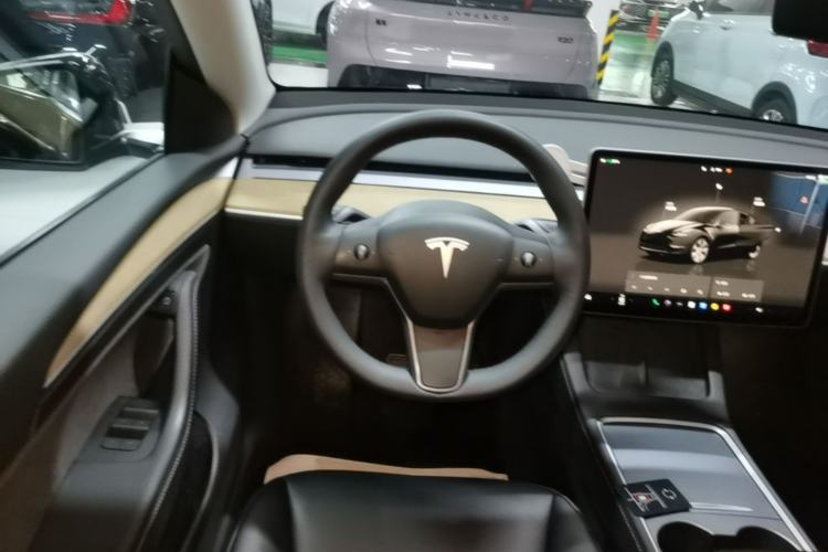 Used Tesla Model Y 2022 Revised Version Rear-Wheel Drive Steering Wheel
