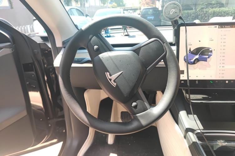 Used Tesla Model Y 2022 Revised Version Rear-Wheel Drive Steering Wheel