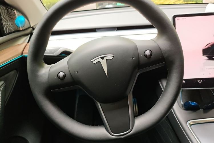 Used Tesla Model Y 2022 Performance High-Performance All-Wheel-Drive Version Steering Wheel