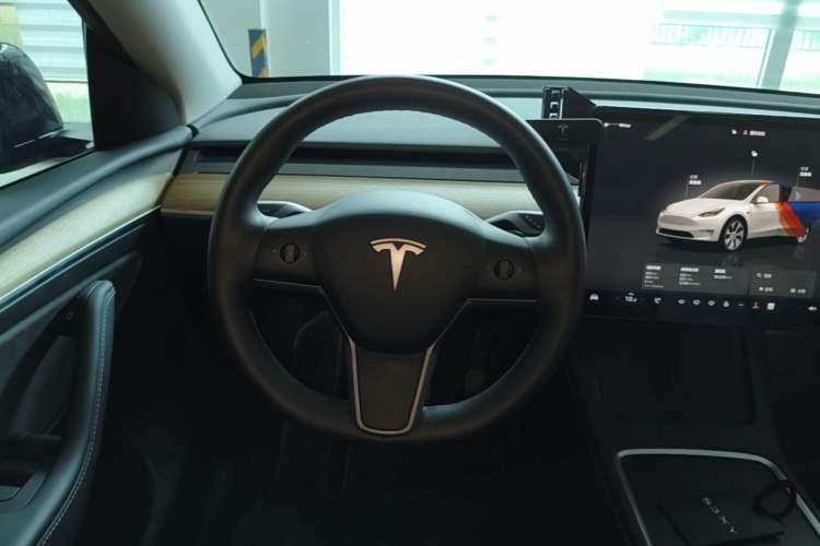 Used Tesla Model Y 2022 Revised Version Rear-Wheel Drive Steering Wheel