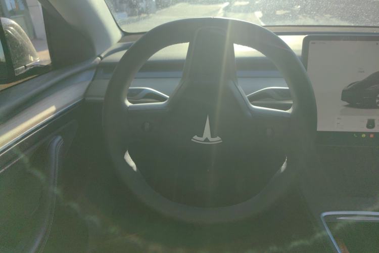 Used Tesla Model Y 2022 Revised Version Rear-Wheel Drive Steering Wheel