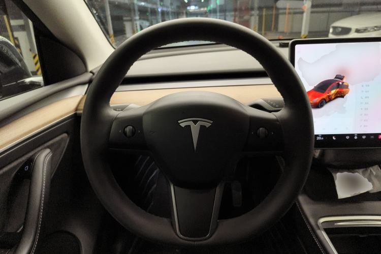 Used Tesla Model Y 2022 Long-Range All-Wheel-Drive Version Steering Wheel