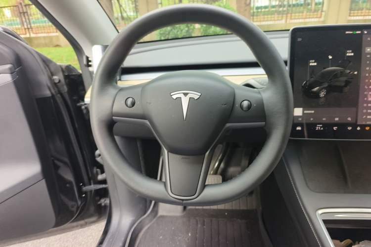 Used Tesla Model Y 2022 Revised Version Rear-Wheel Drive Steering Wheel