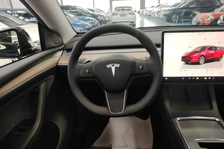 Used Tesla Model Y 2022 Rear-Wheel-Drive Version Steering Wheel
