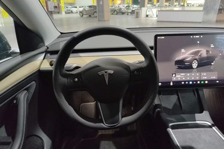 Used Tesla Model Y 2022 Revised Version Rear-Wheel Drive Steering Wheel