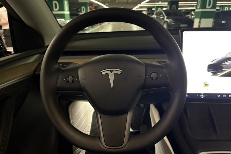 Used Tesla Model Y 2022 Rear-Wheel-Drive Version Steering Wheel