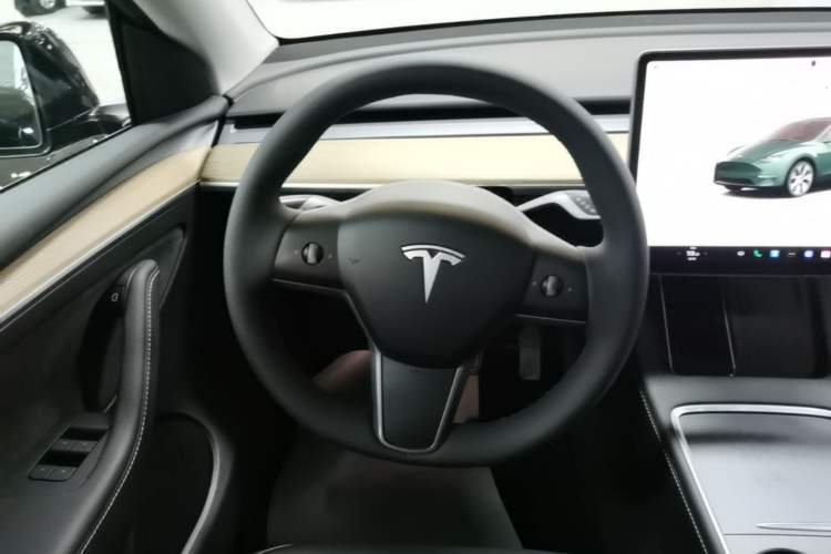 Used Tesla Model Y 2022 Rear-Wheel-Drive Version Steering Wheel