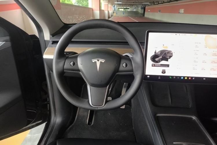 Used Tesla Model Y 2022 Rear-Wheel-Drive Version Steering Wheel