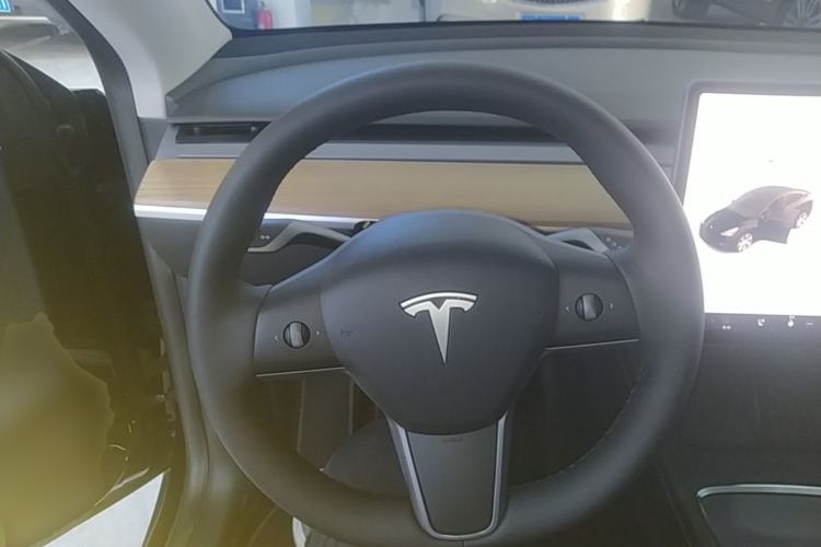 Used Tesla Model Y 2022 Rear-Wheel-Drive Version Steering Wheel