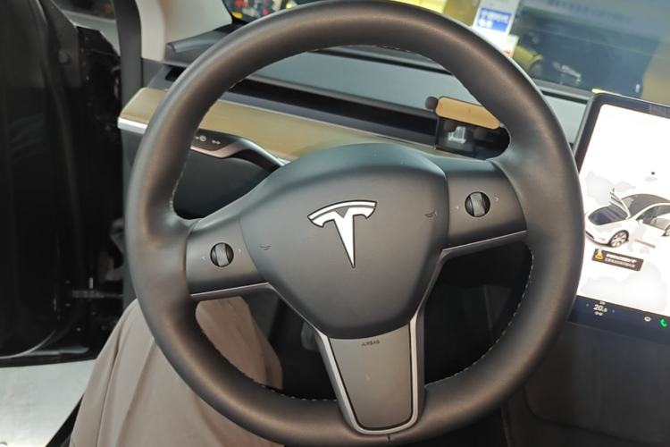 Used Tesla Model Y 2022 Revised Version Rear-Wheel Drive Steering Wheel