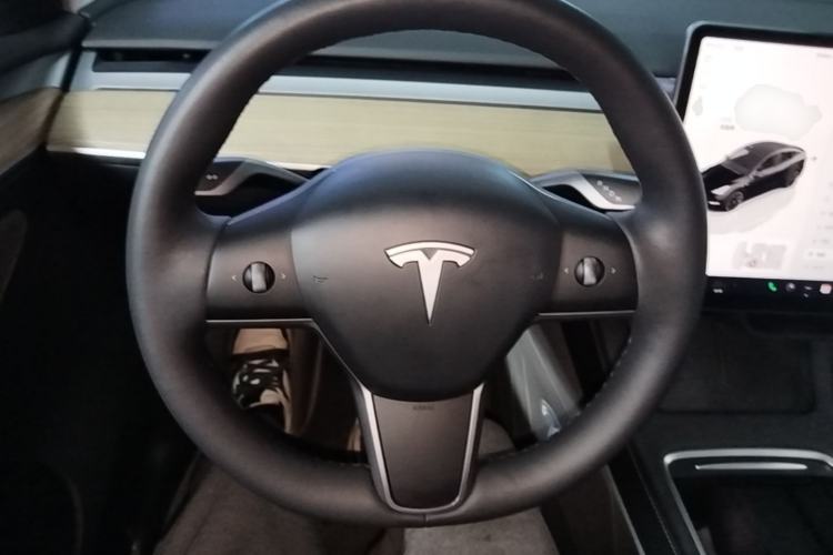 Used Tesla Model Y 2022 Revised Version Long-Range All-Wheel Drive Steering Wheel