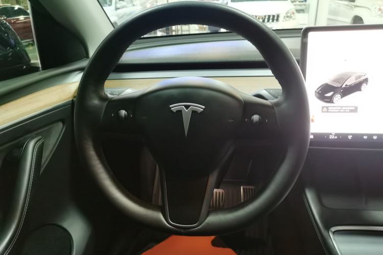 Used Tesla Model Y 2022 Rear-Wheel-Drive Version Steering Wheel