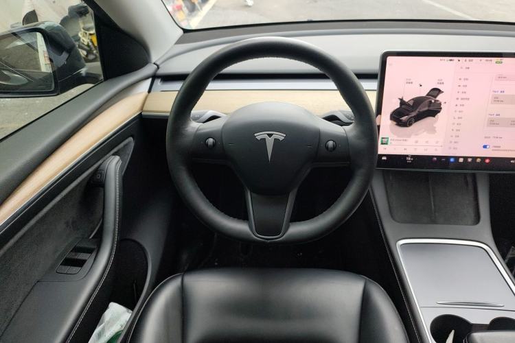 Used Tesla Model Y 2022 Rear-Wheel-Drive Version Steering Wheel